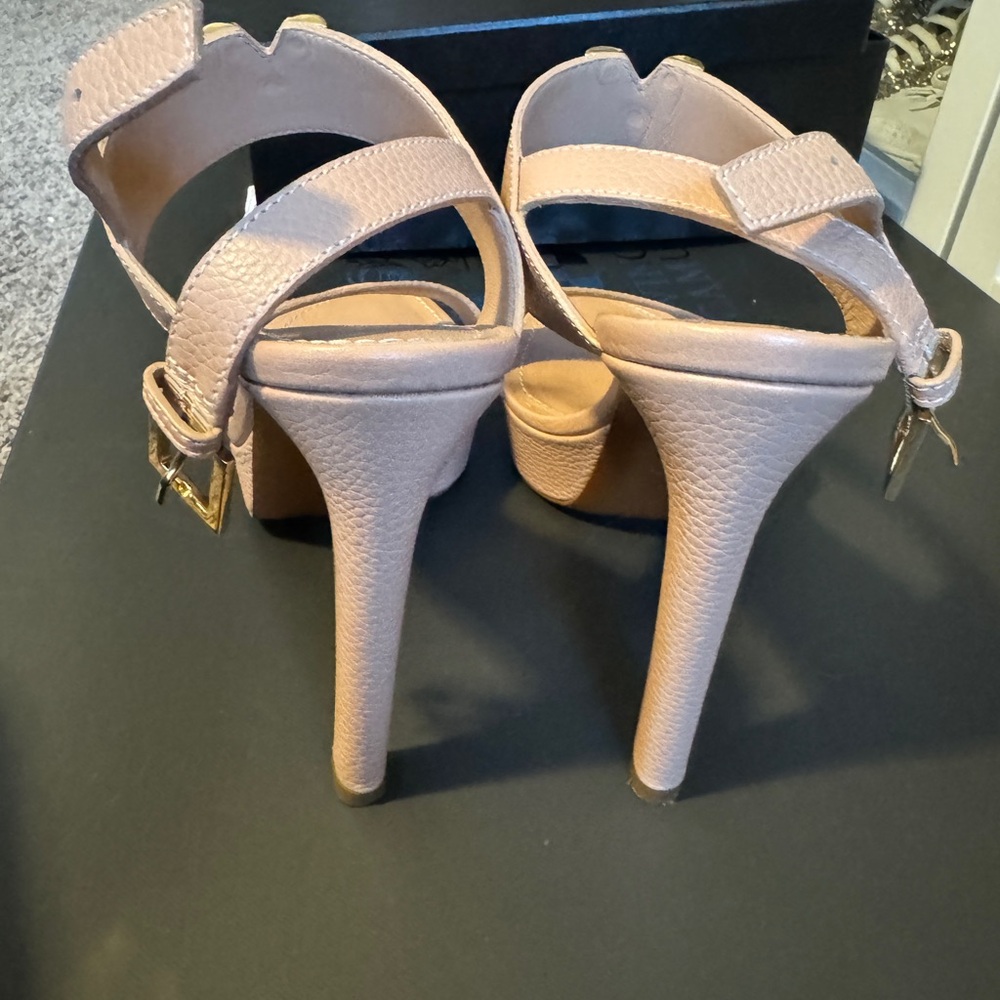 Louis Vuitton Sandals - Picture 4 of 4